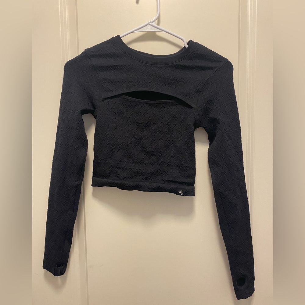 Cropped long sleeve with slit